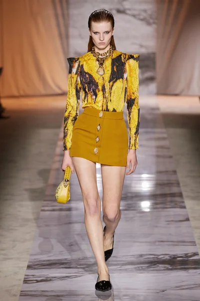 Look 28